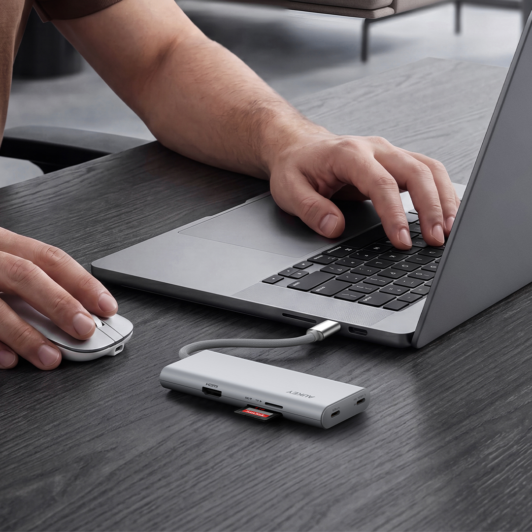 AUKEY UH-CUH07 OfficeDok 7-in-1 Lite USB Hub Adapter
